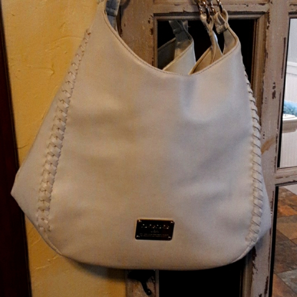 Bebe triple entry large handbag LIKE NEW. SUMMER IS COMING!